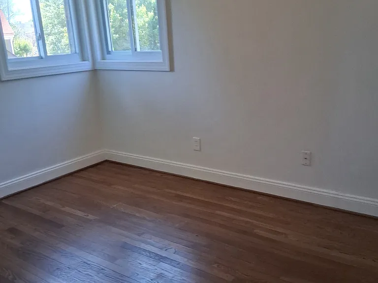 6921 Floyd Ave — Photo 3
