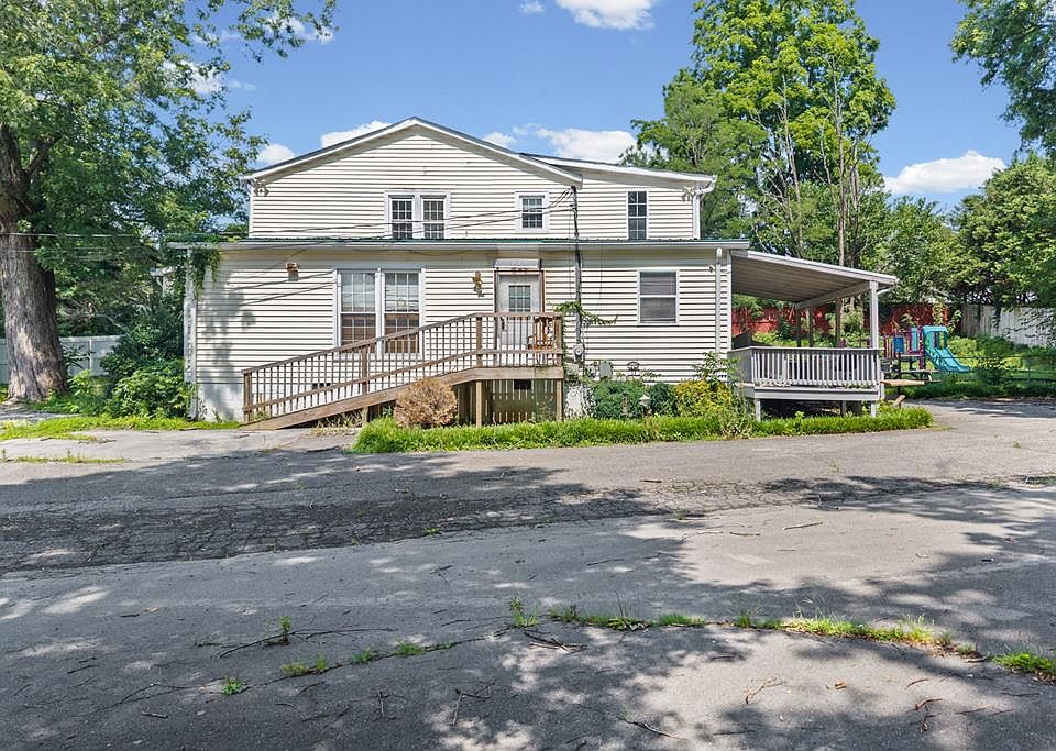 1st image of 150 Stout St