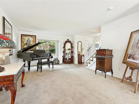 5th image of 2428 Park Place Dr