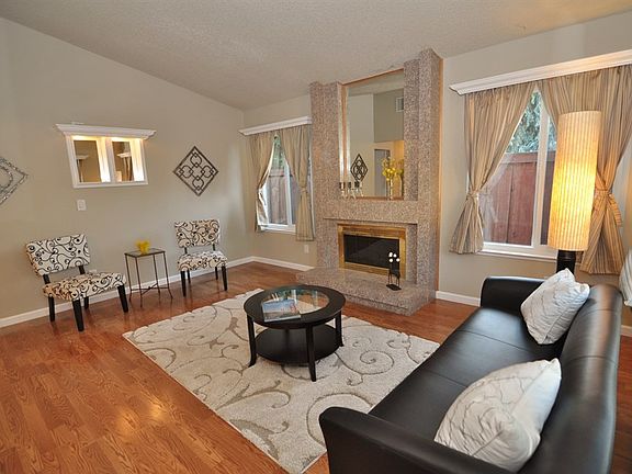 4th image of 2203 Fairbourn Dr