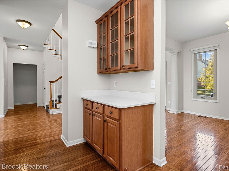 41605 Burroughs Ave, photo 11