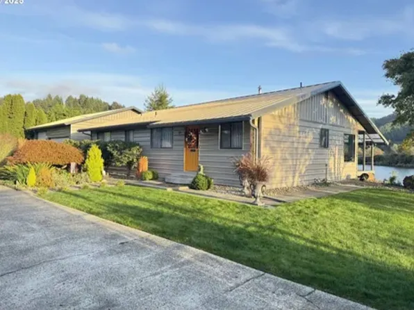 1144 Winchester Ave, Reedsport, OR 97467