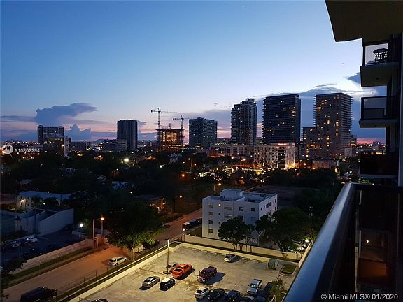 3rd image of 600 NE 36th 1117 Miami #1117