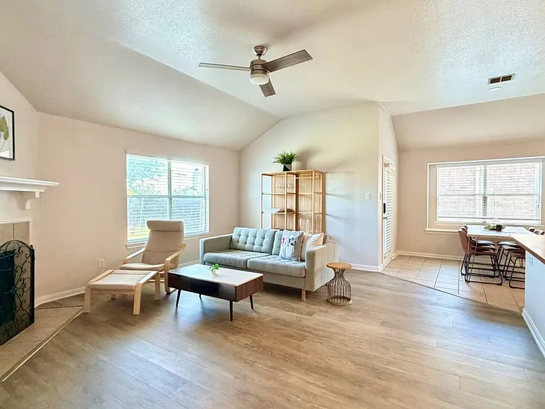 Dawn Spring Dr — Photo 4