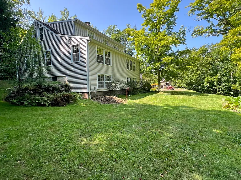 9910 Thwing Rd — Photo 8