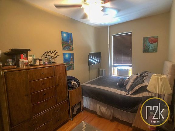 4th image of 3169 33rd St APT 29