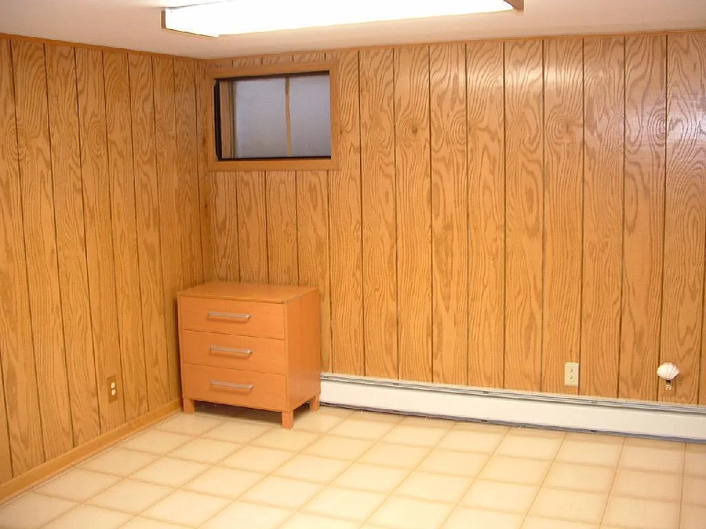 Spacious & Gracious Park Ridge Split w/Sub Bsmt. 4BR 3BA — Photo 4