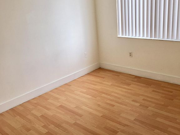 5th image of 1720 NW North River Dr APT 304