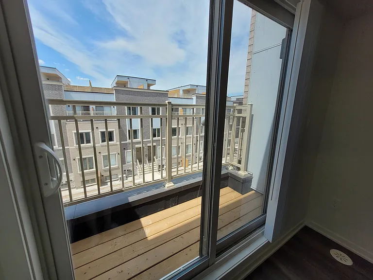 10 Honeycrisp Cres #Townhouse 272 — Photo 9