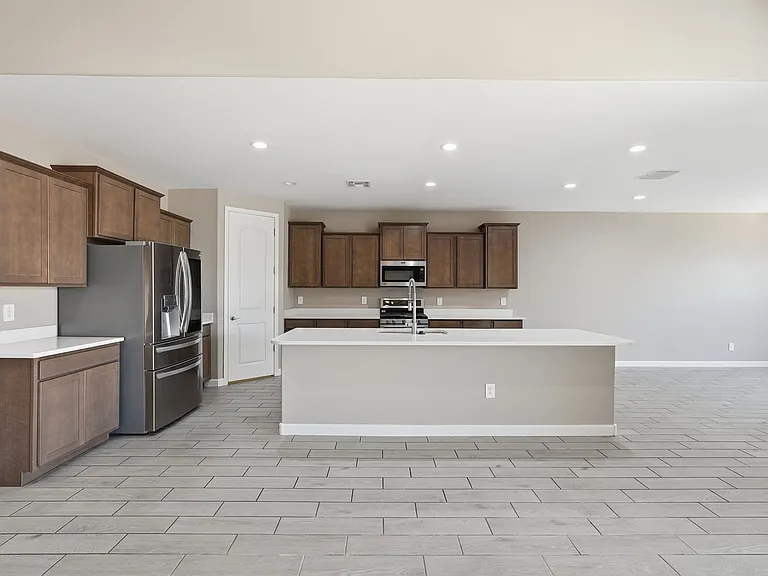 38213 W San Clemente St — Photo 7