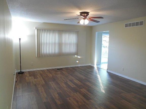4th image of 610 W 14th St