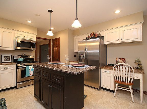 4th image of 1124 Blue Larkspur Ln