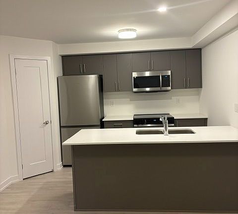 2nd image of 42 Lowes Rd W