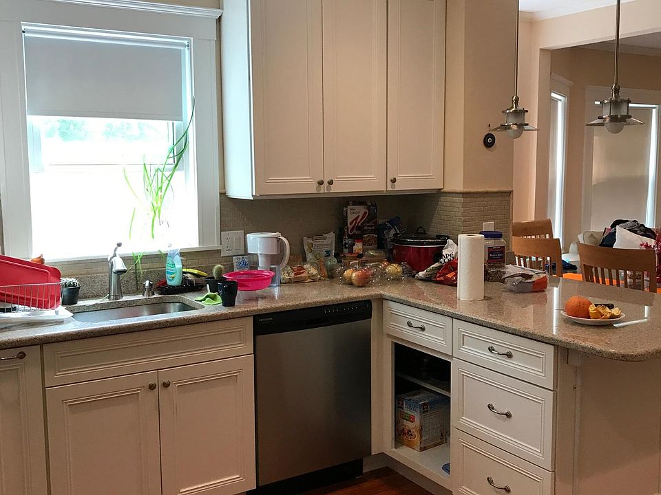 2nd image of 54 Maple Ave