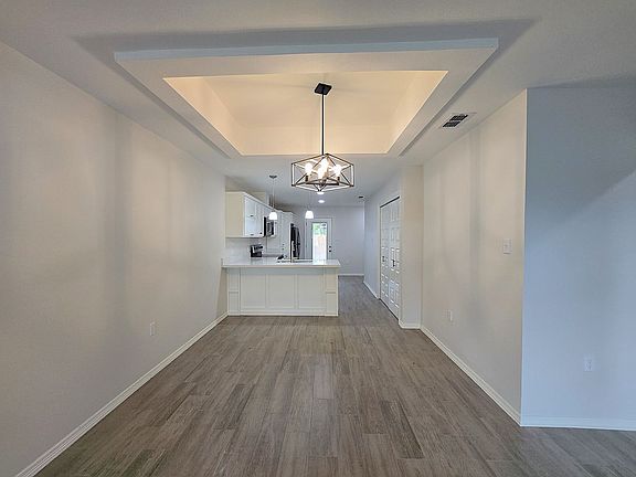 5th image of 1522 Los Altos St #B