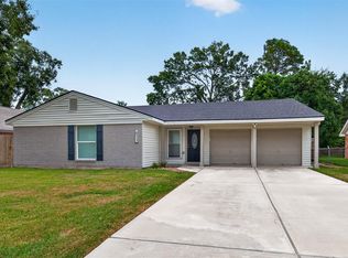 411 Cole St, Webster, TX 77598