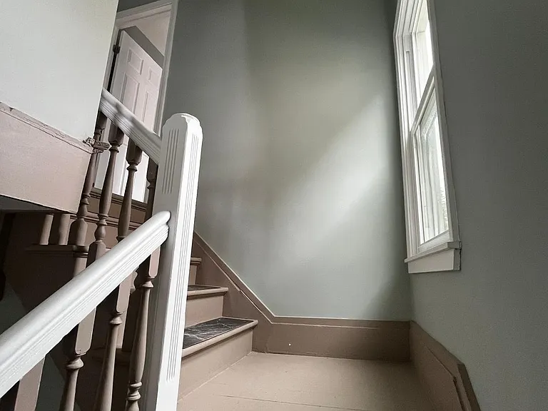 587 Arch St — Photo 11