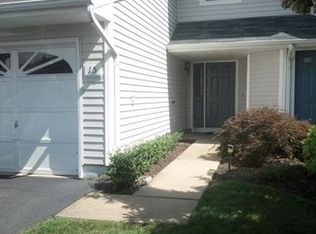 15 Sandpiper Dr, Parlin, NJ 08859