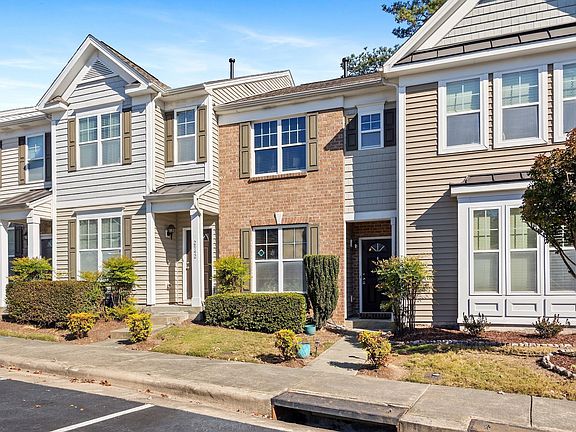 3rd image of 2940 Casona Way