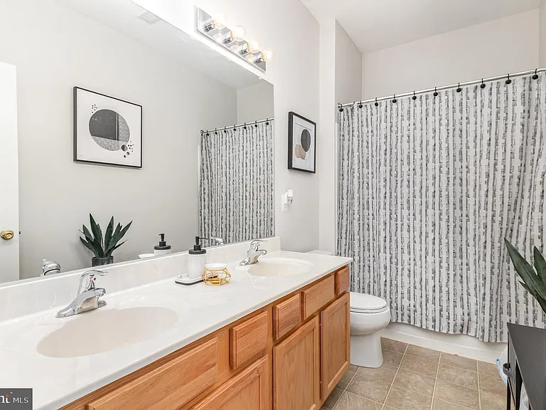 1650 Mohegan Dr #H — Photo 21