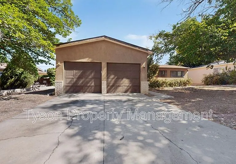 9509 Dona Marguerita Ave NE — Photo 2