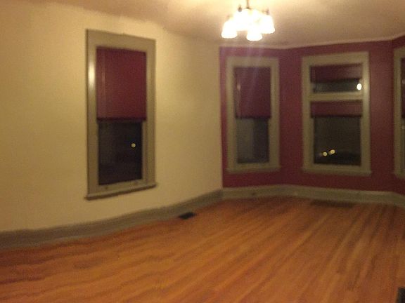 3rd image of 206 Wellington Ave SE
