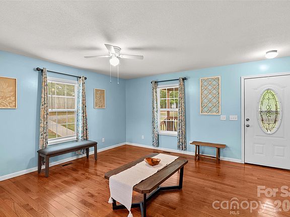 5th image of 1026 Blue Rdg