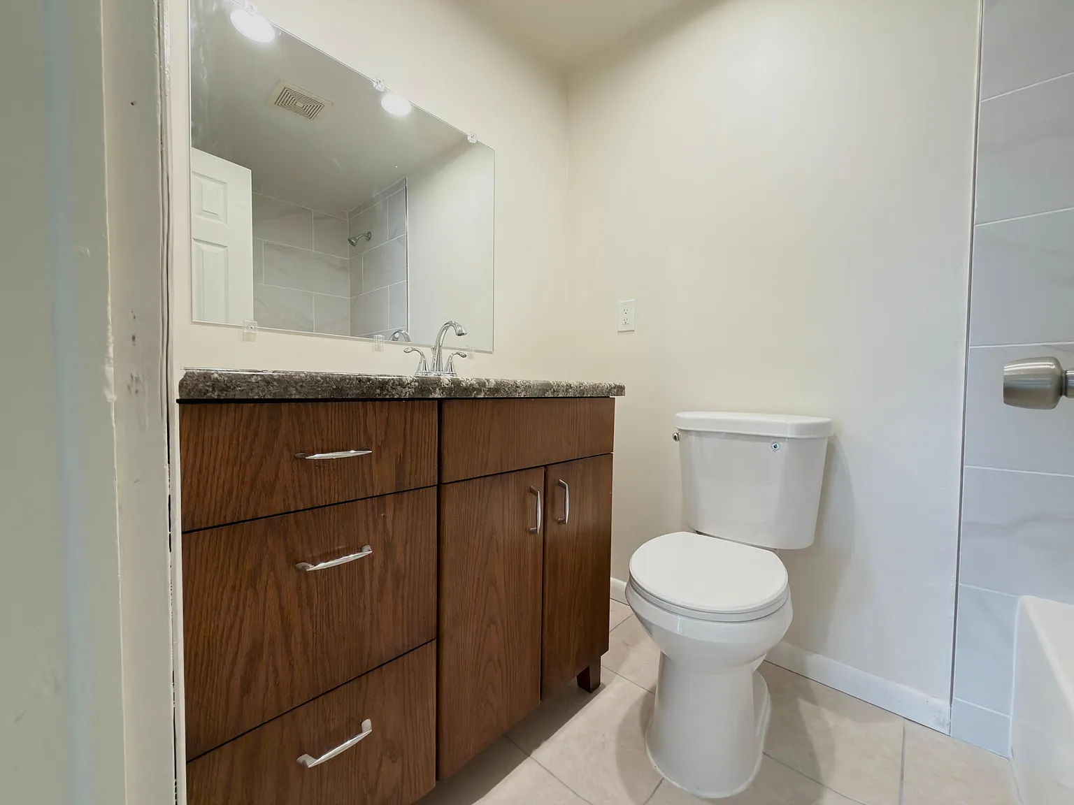 4 bed, 1.5 bath, 1040 sqft, $3,500 — Photo 4