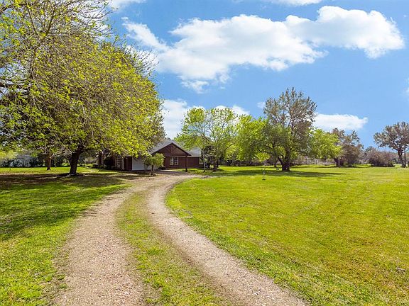 4th image of 32903 Pecan Hill Dr