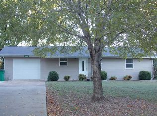 848 Riverview Dr, Norfork, AR 72658