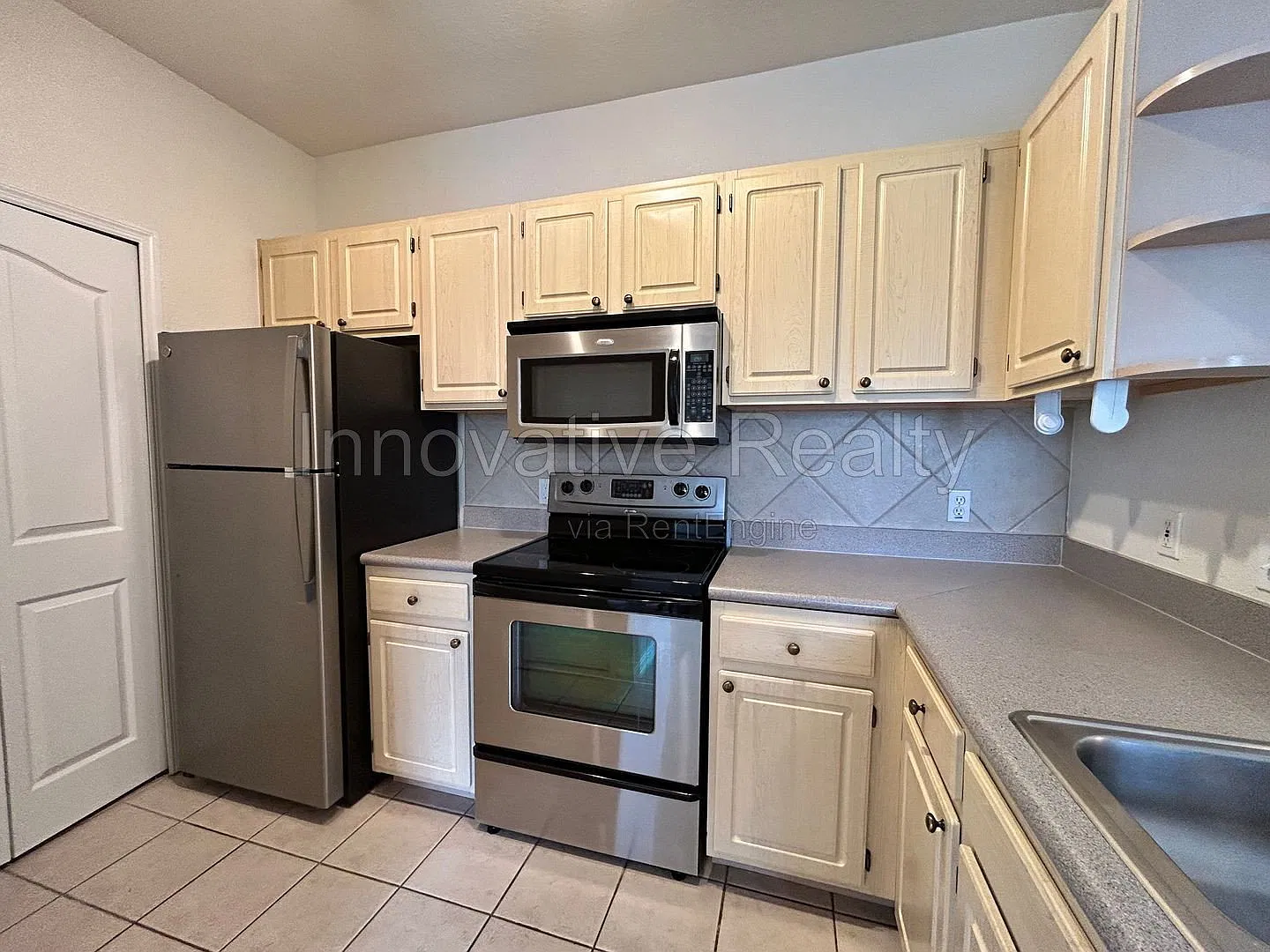 2 bed, 2.0 bath, 1048 sqft, $1,595 — Photo 4