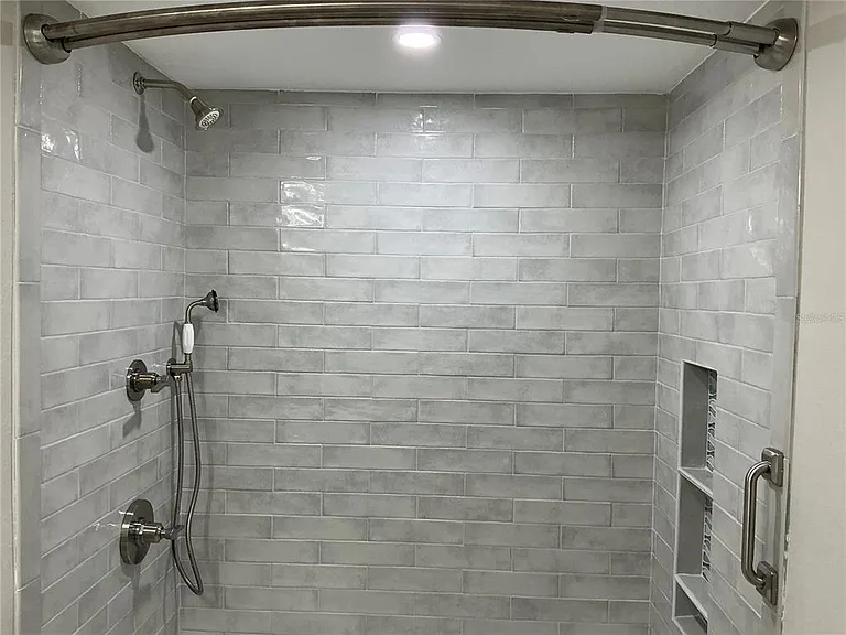 7645 Sun Island Dr S #101 — Photo 30