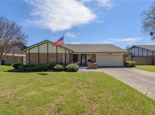 6744 Fair Meadows Dr, North Richland Hills, TX 76182