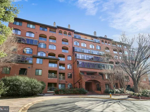 1029 N Stuart St APT 705, Arlington, VA 22201