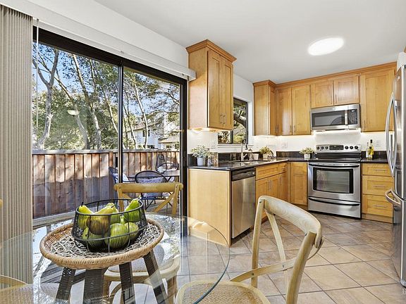 3rd image of 68 Village Circle