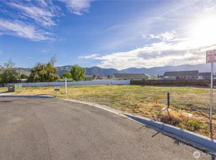 144 Sailing Hawk Ln, Manson, WA 98831