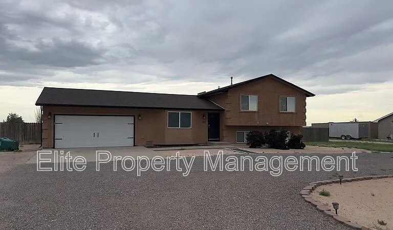 1150 S Los Charros Dr — Photo 2