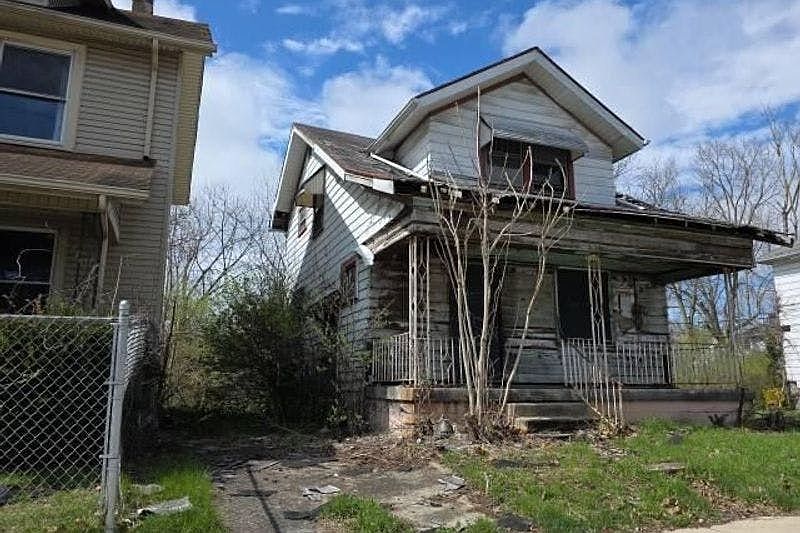 2nd image of 307 N Orchard Ave