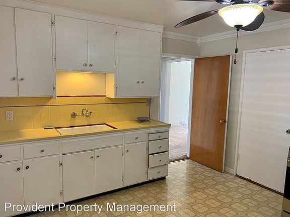 4th image of 2070 Lynnhaven Dr