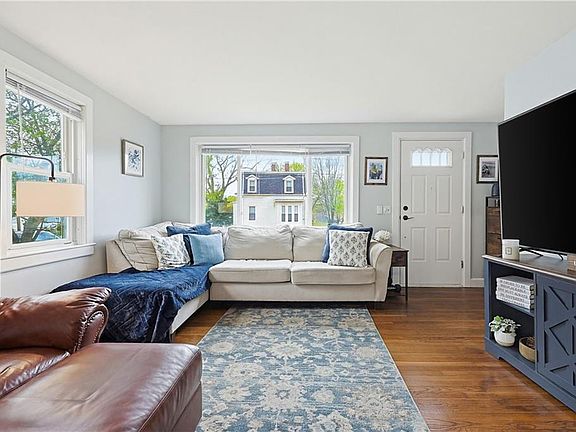 5th image of 189 Fruit Hill Ave