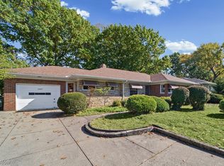 5907 Twin Lakes Dr, Parma, OH 44129