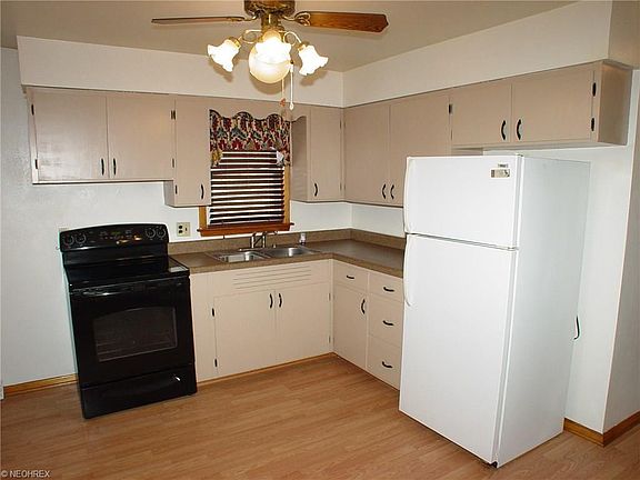 4th image of 3605 Marlamont Way
