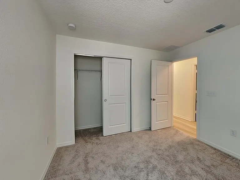 1052 Papaya Cir — Photo 11