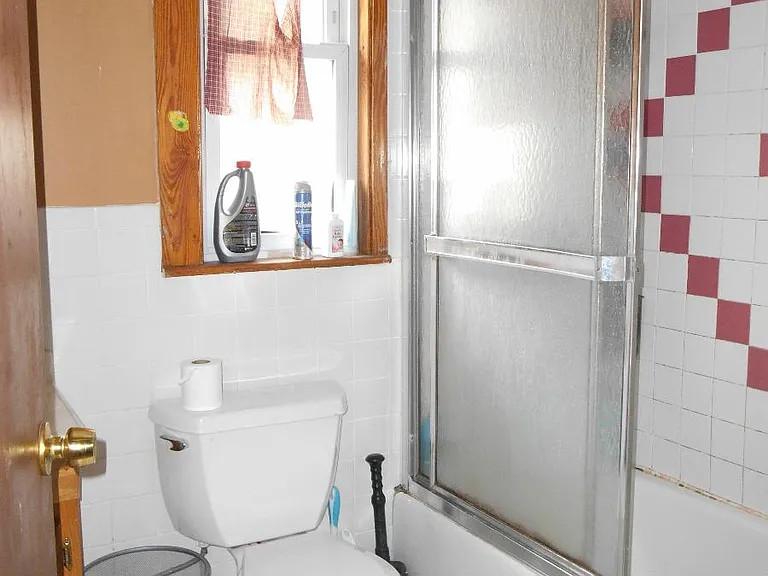 39 Long Ave #2 — Photo 3