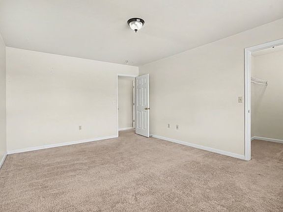 5th image of 65 Meade Dr