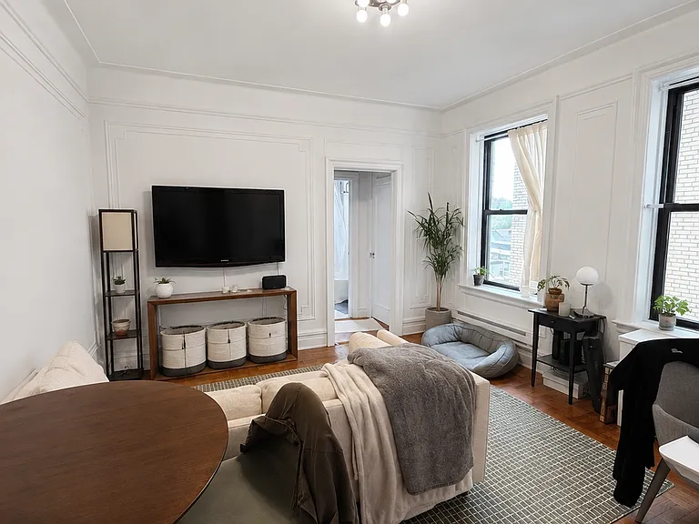 575 3rd St #5A — Photo 3