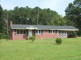 1411 Sweetwater Rd, Greenwood, SC 29646