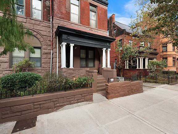 5th image of 669 Saint Marks Ave