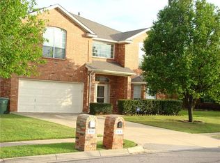 114 Fort Edward Dr, Arlington, TX 76002
