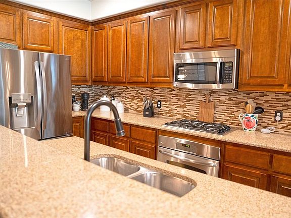 5th image of 2829 Sheridan Dr